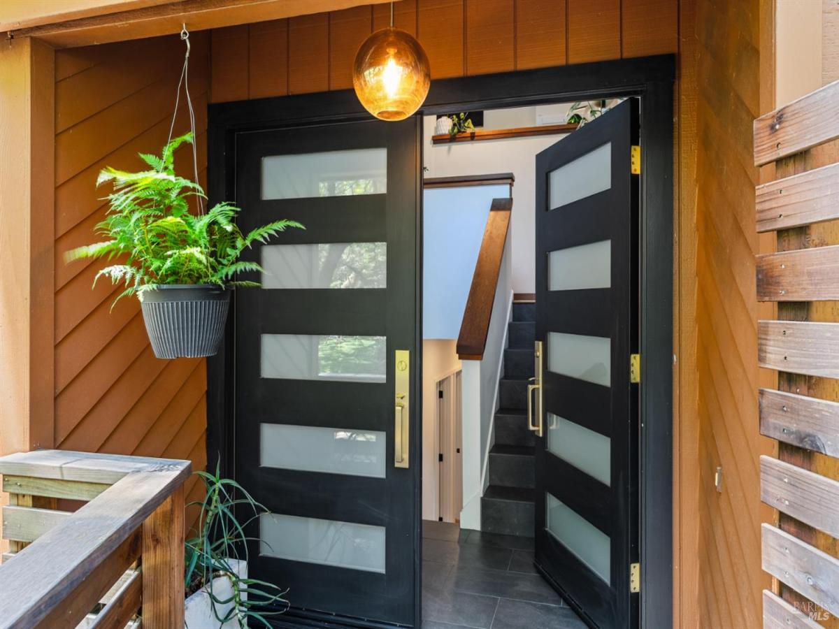 MLS #325055511 img 0