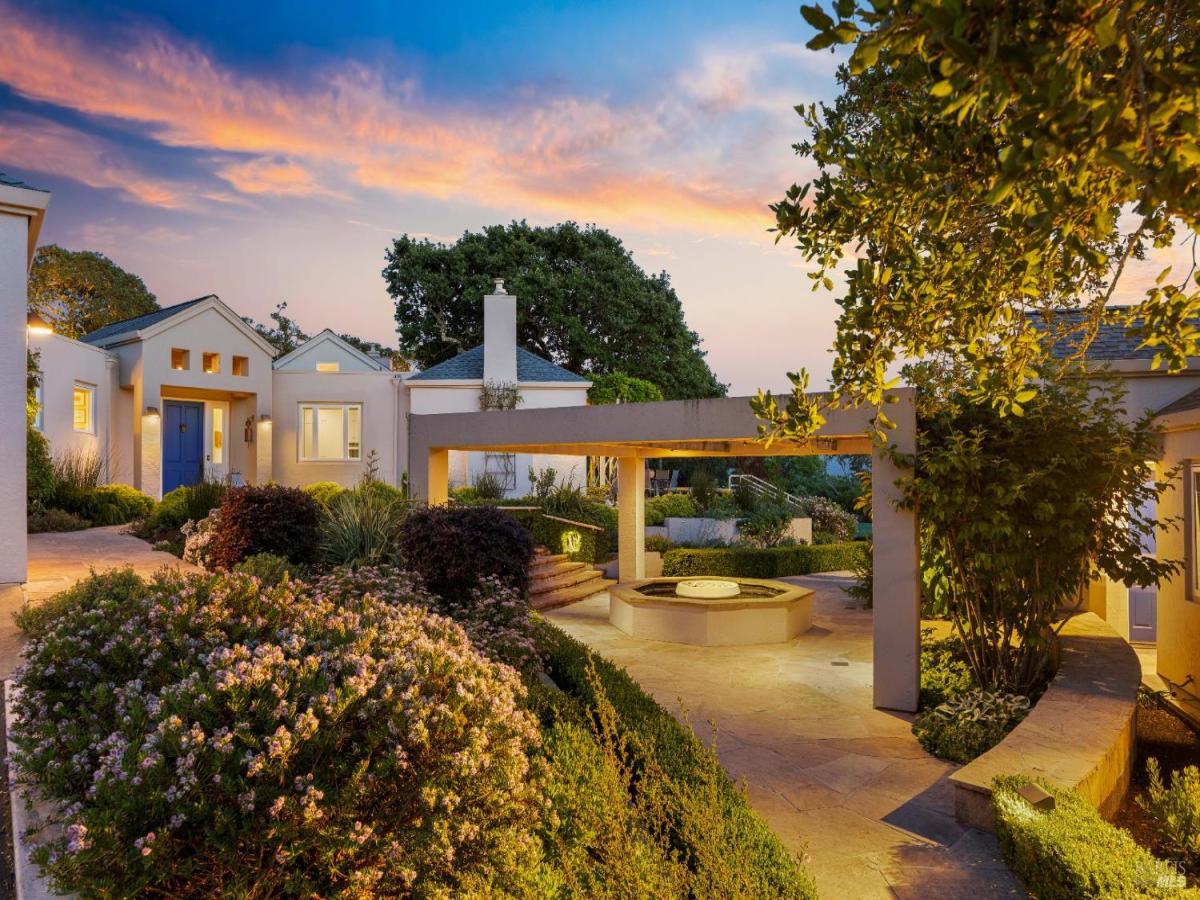 MLS #325056358 img 0