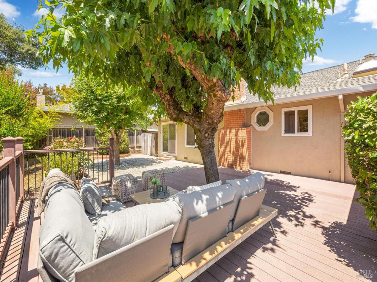 MLS #325057950 img 0