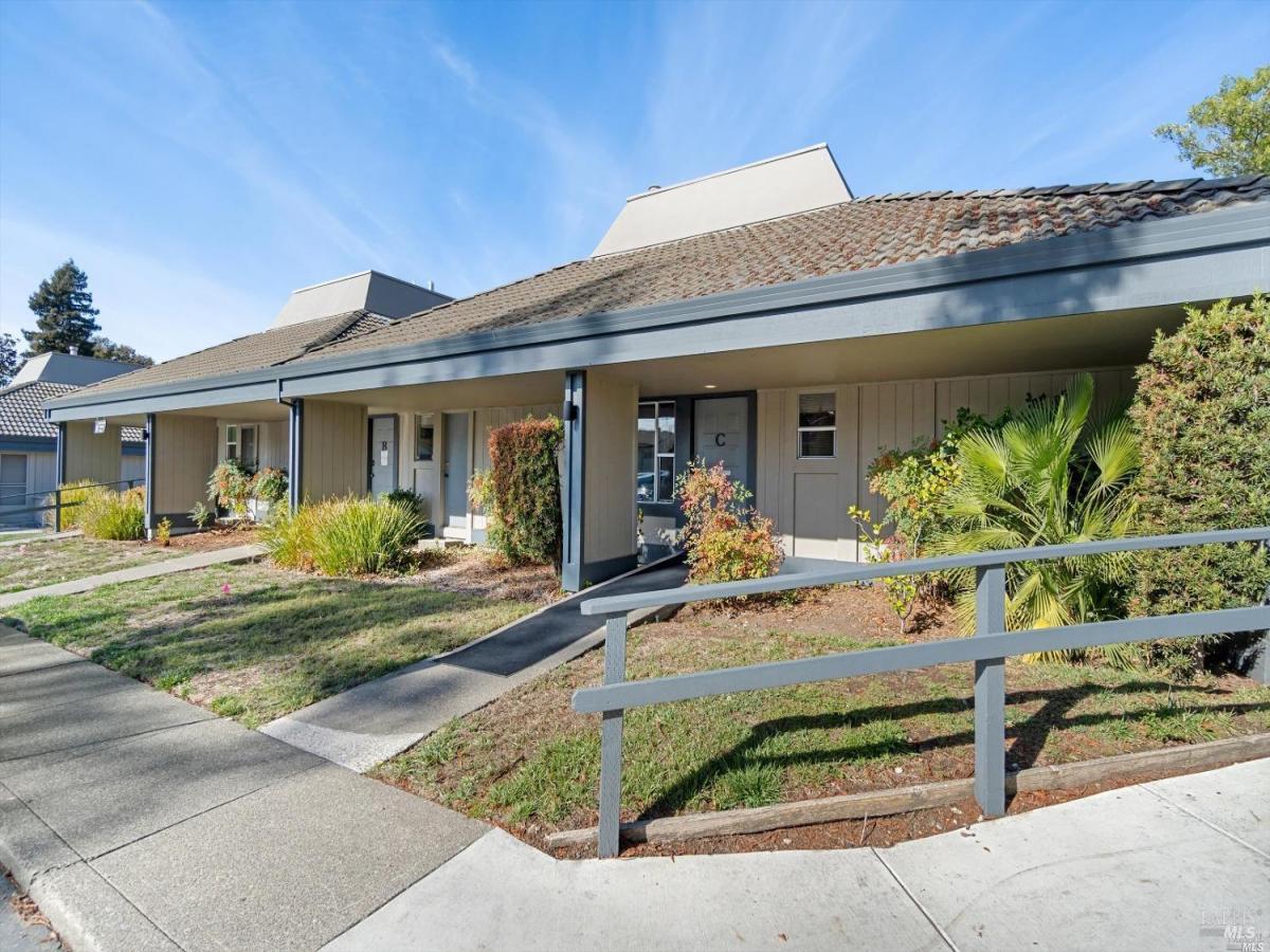 MLS #325058452 img 0