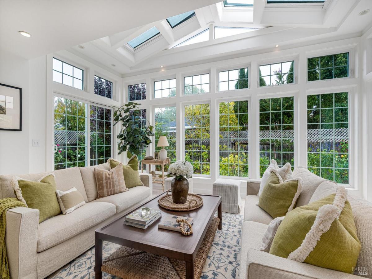 MLS #325058933 img 0