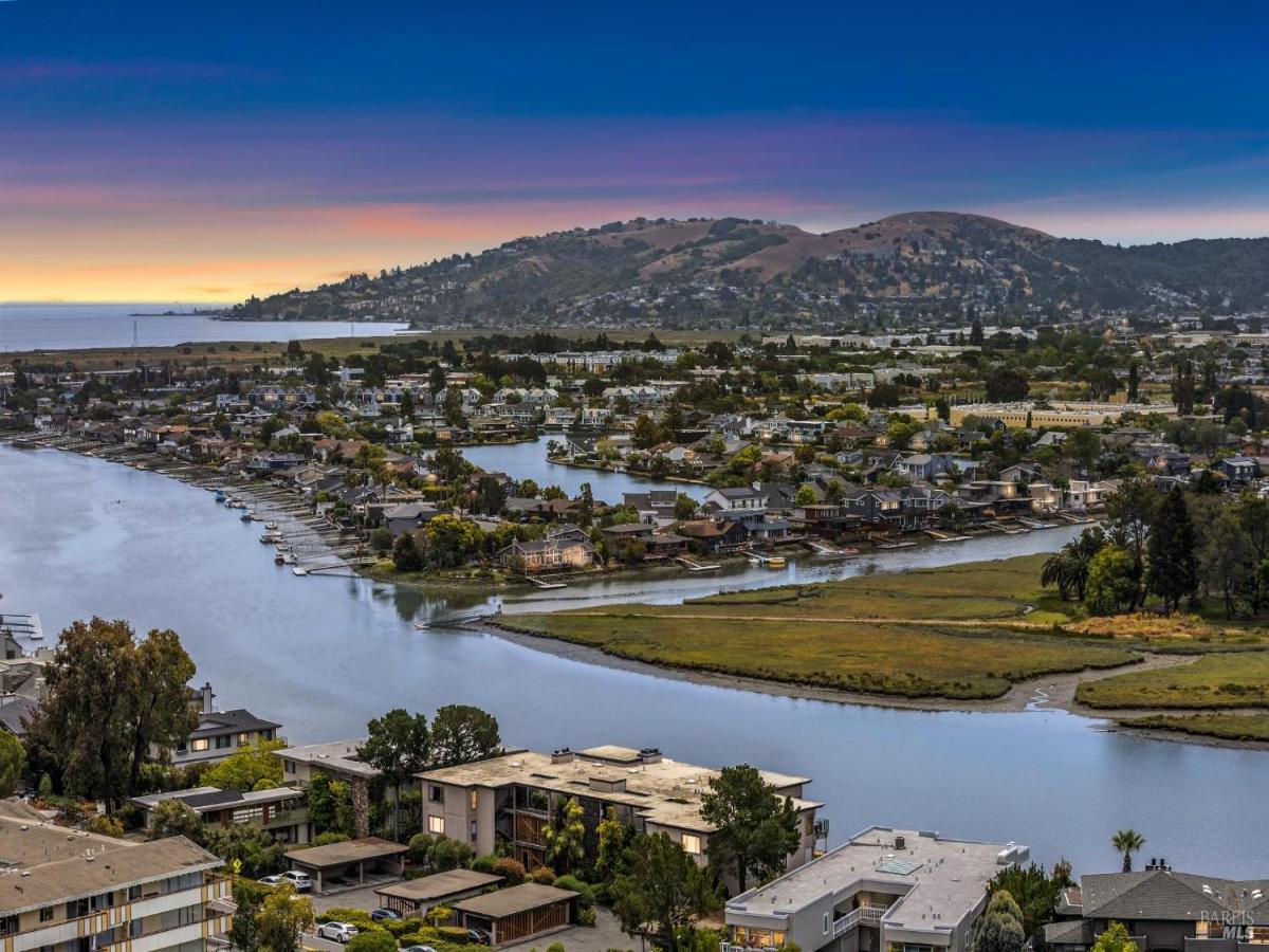 MLS #325059263 img 0