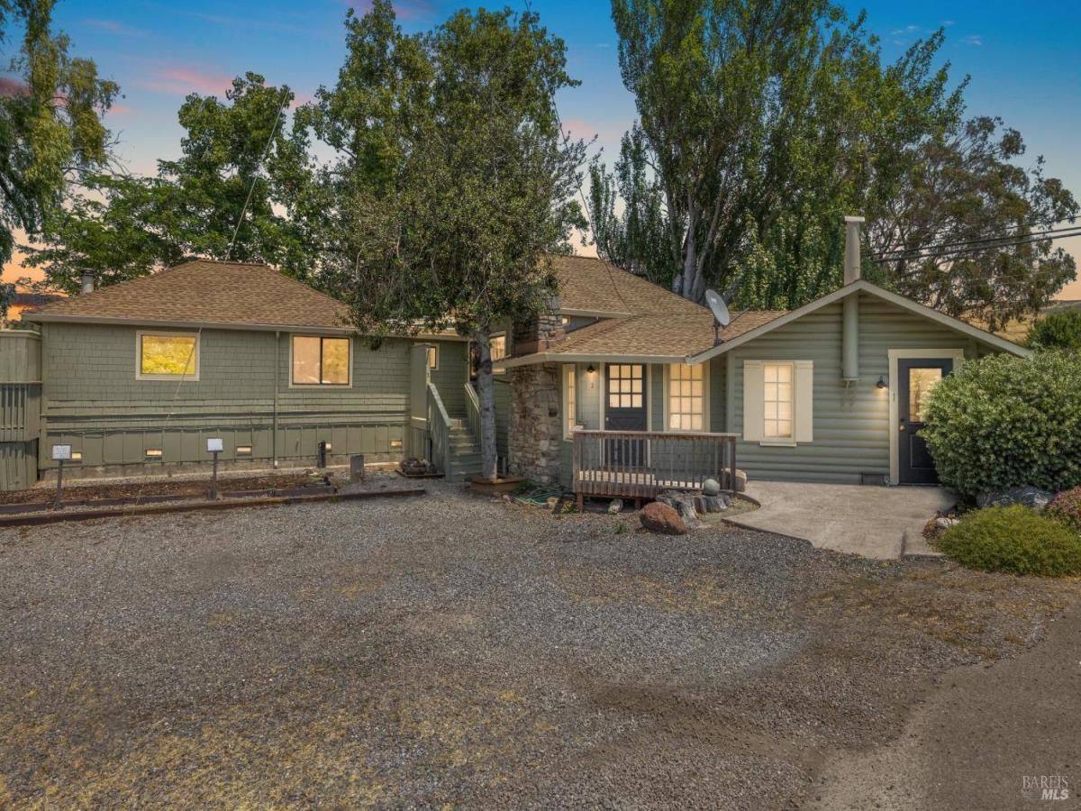 MLS #325059533 img 0