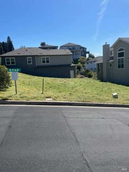 MLS #325060033 img 0