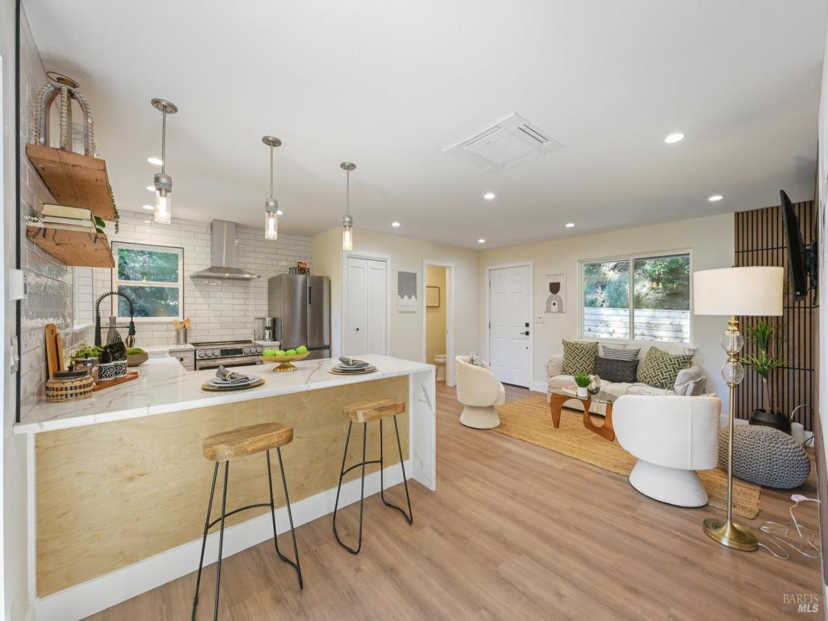 MLS #325060519 img 0