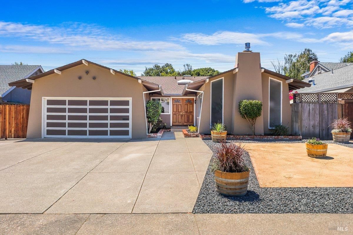 MLS #325060769 img 0