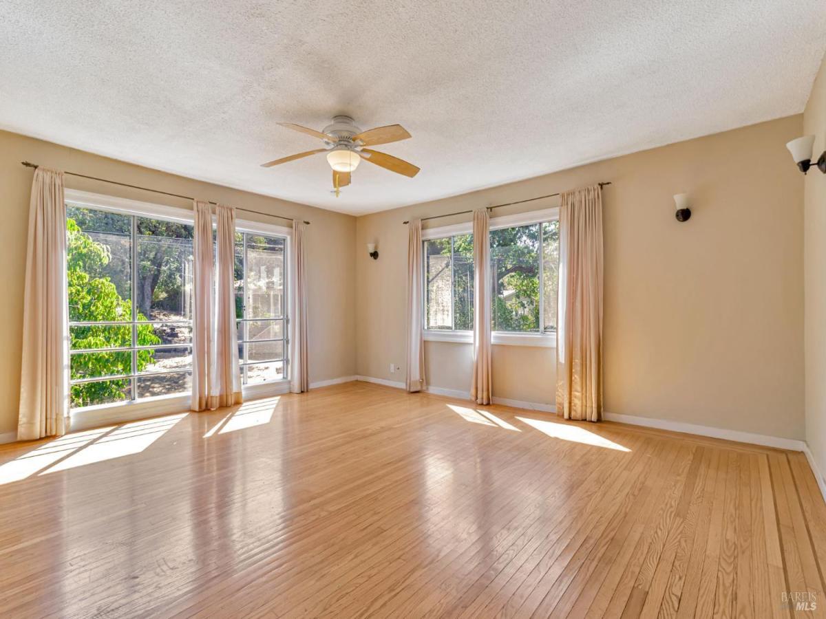 MLS #325060845 img 0