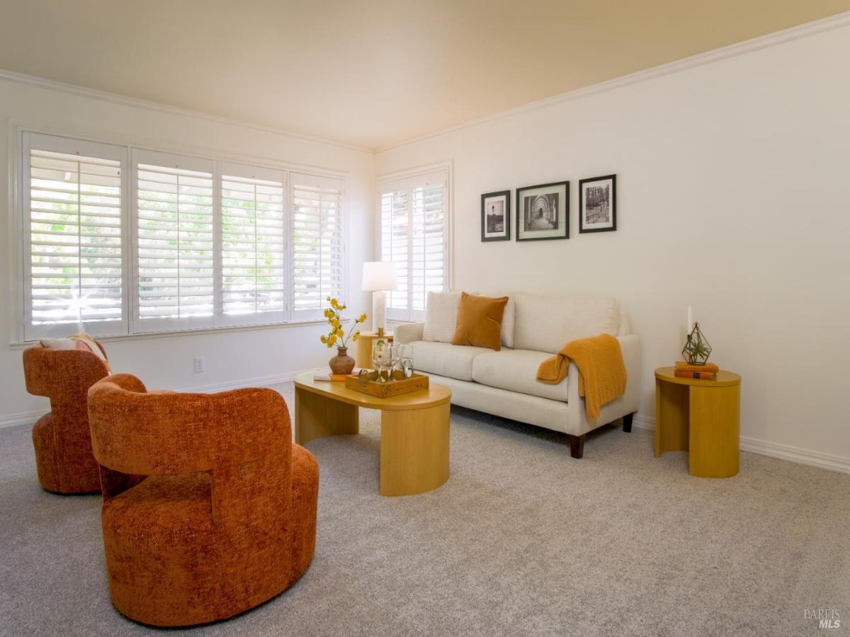 MLS #325060930 img 0