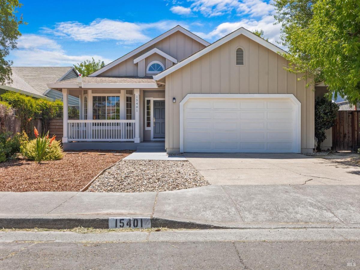 MLS #325061010 img 0