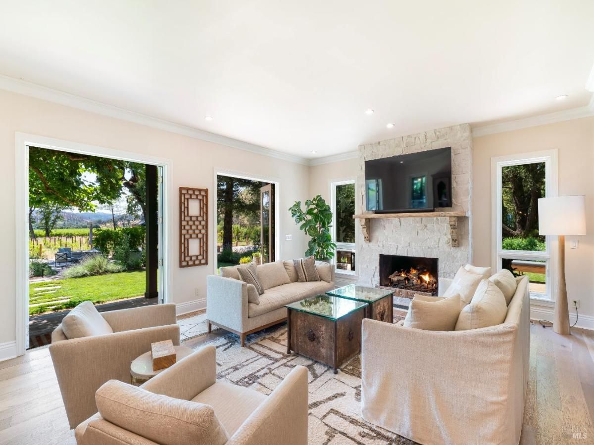 MLS #325061062 img 0