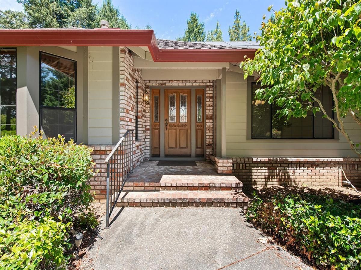 MLS #325061268 img 0