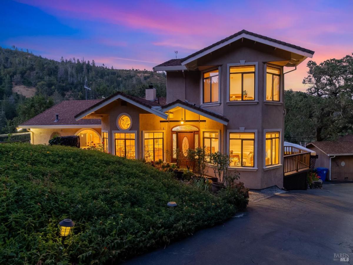 MLS #325061396 img 0