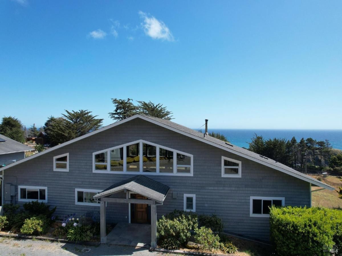 MLS #325061601 img 0