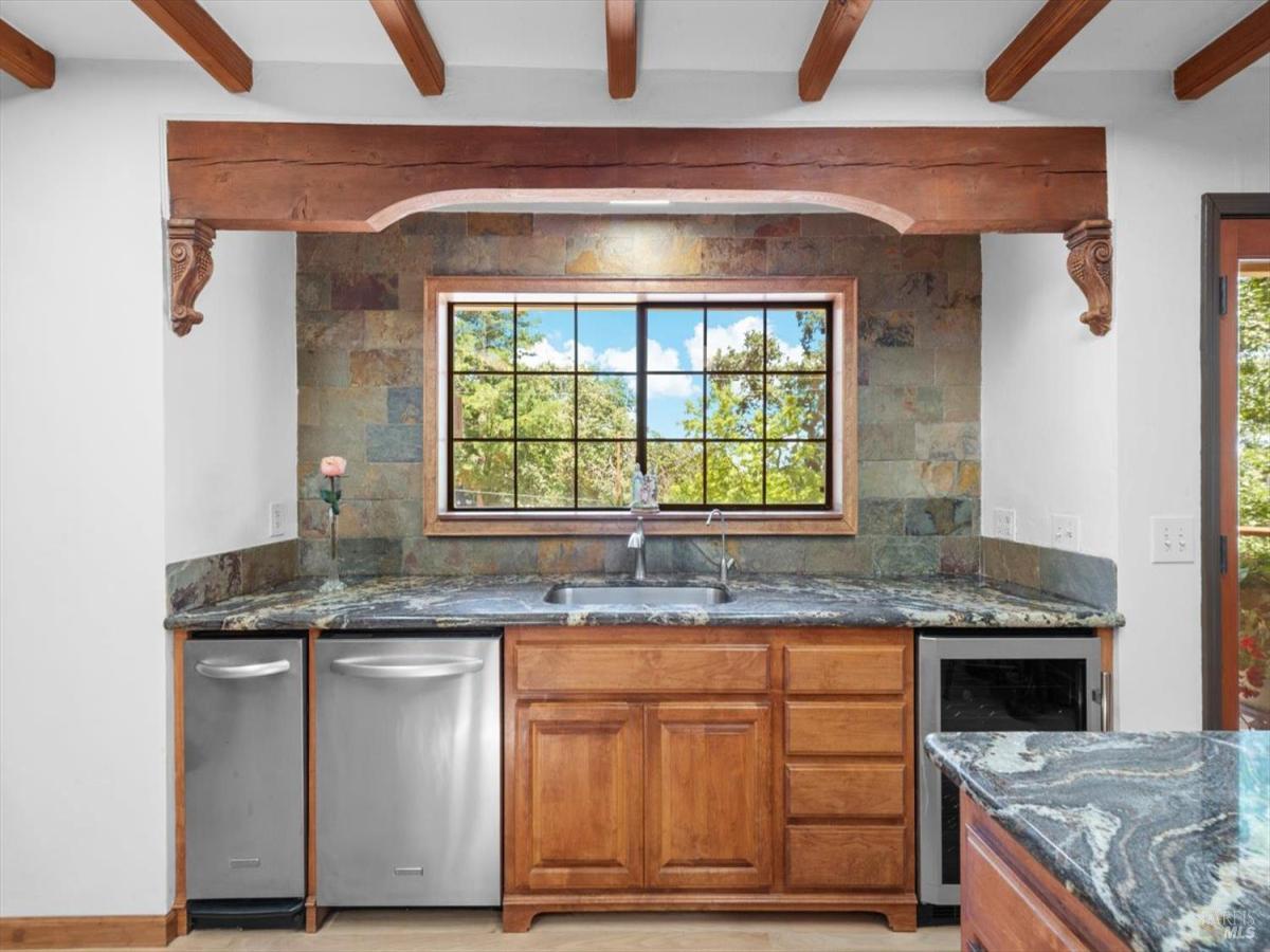 MLS #325061650 img 0