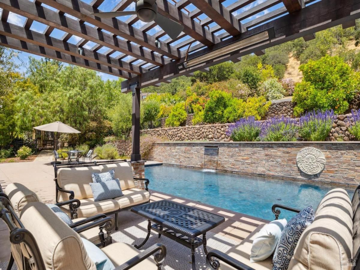 MLS #325061697 img 0