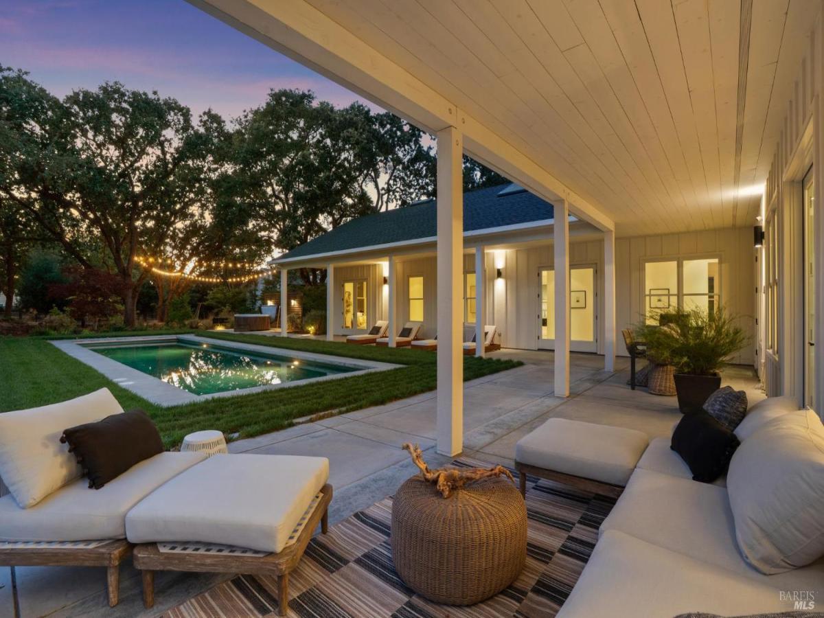 MLS #325061802 img 0