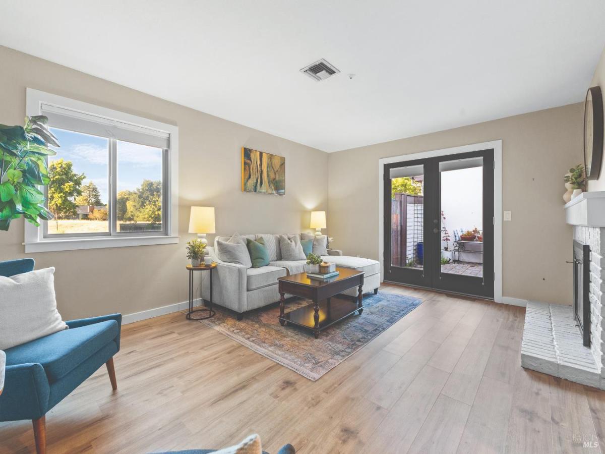 MLS #325062035 img 0