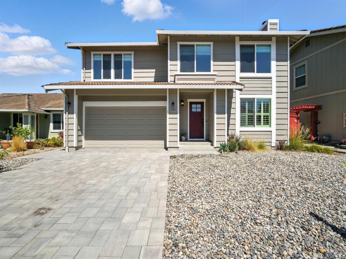 MLS #325062292 img 0