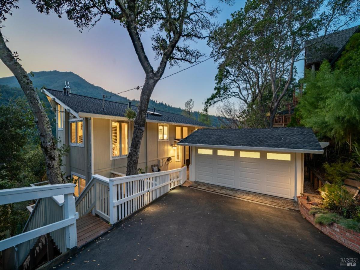 MLS #325062344 img 0