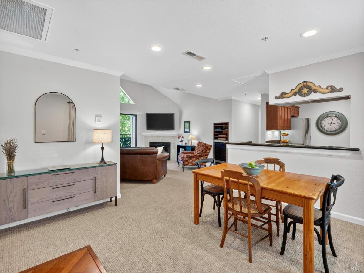 MLS #325062386 img 0