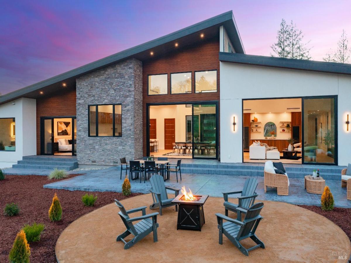 MLS #325062477 img 0