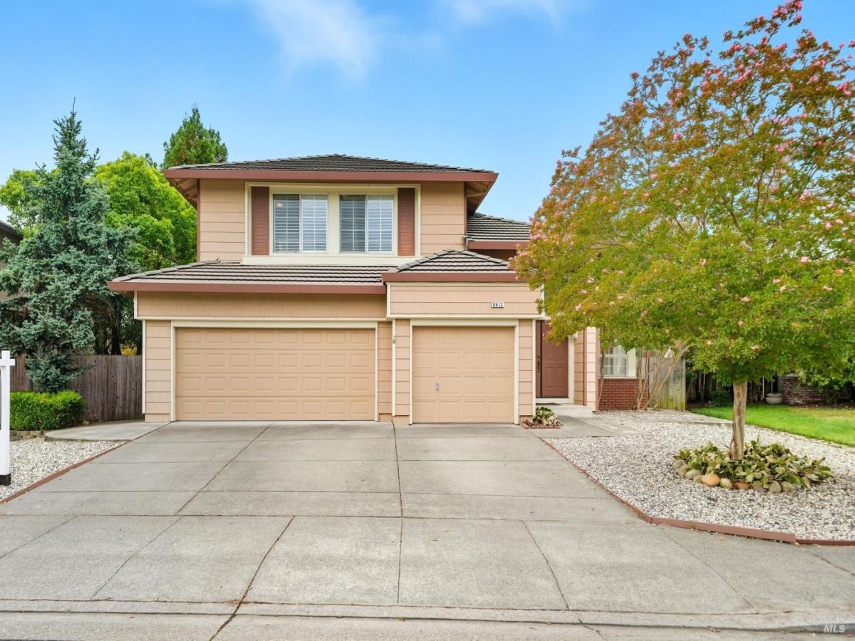 MLS #325062663 img 0