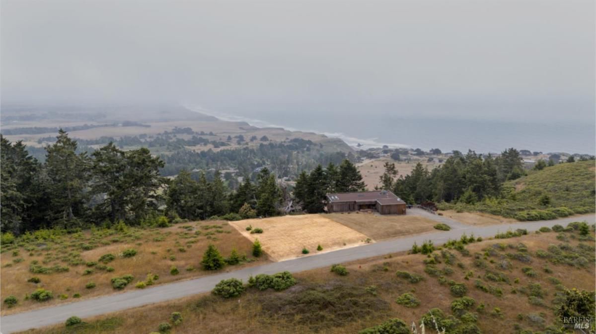 MLS #325063431 img 0