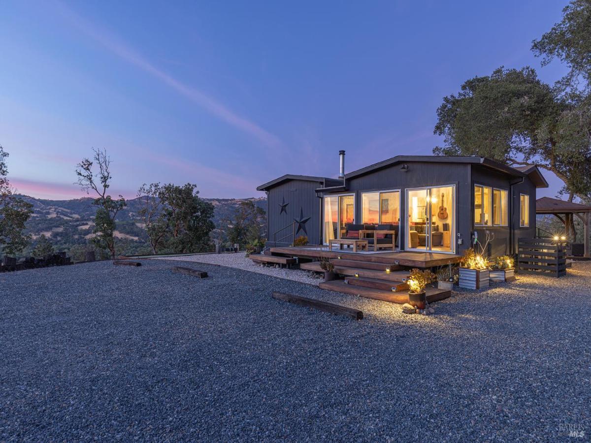 MLS #325063667 img 0