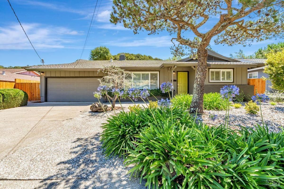 MLS #325063702 img 0