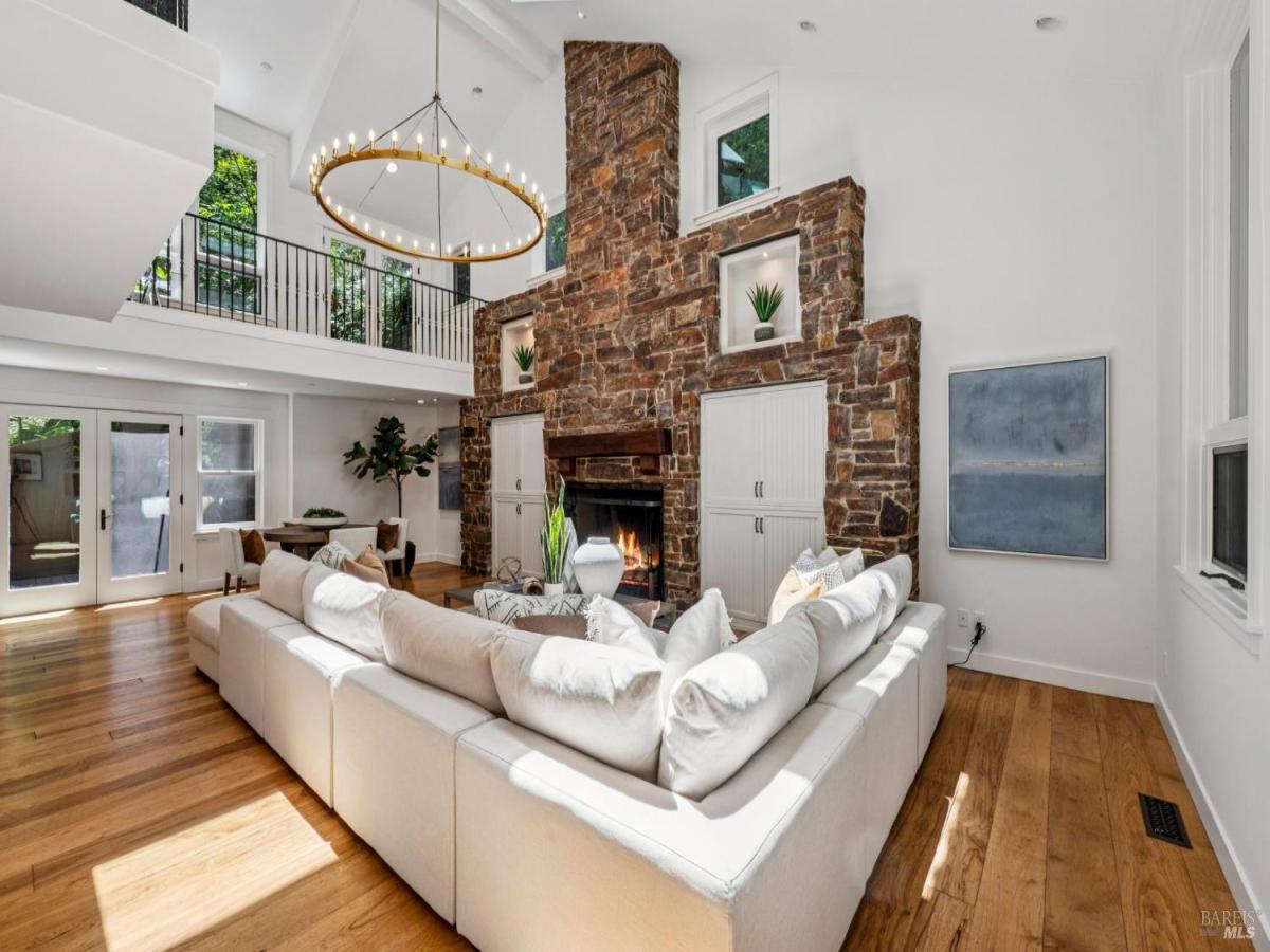 MLS #325063874 img 0