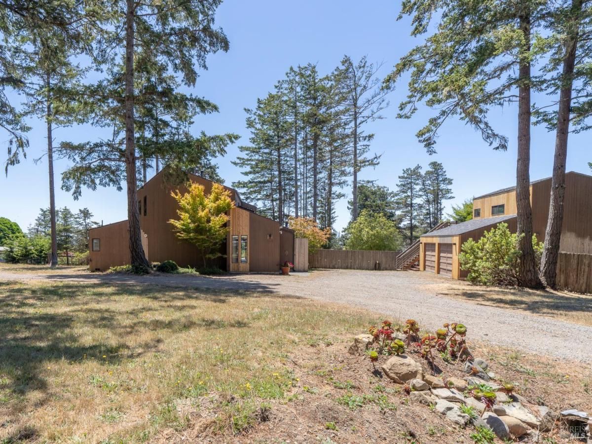 MLS #325063887 img 0