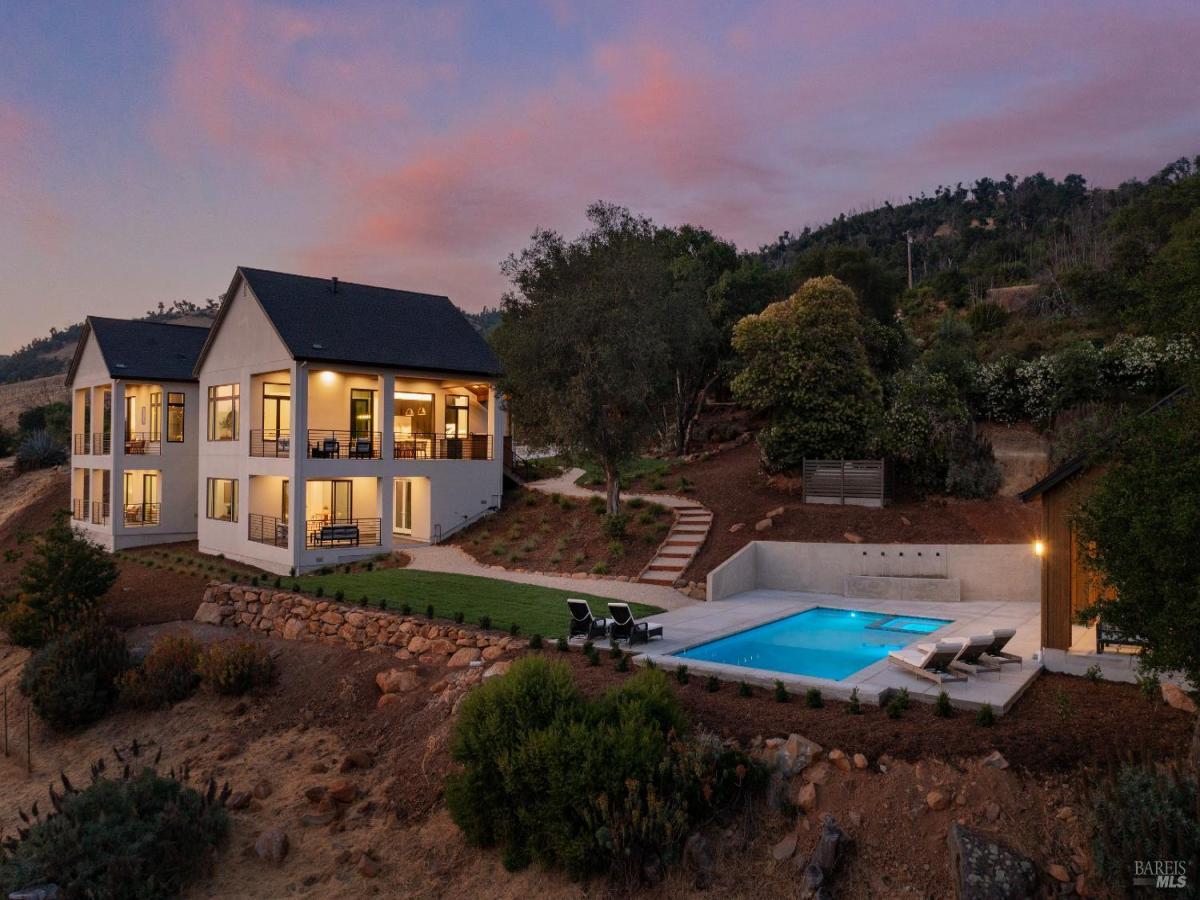 MLS #325063900 img 0