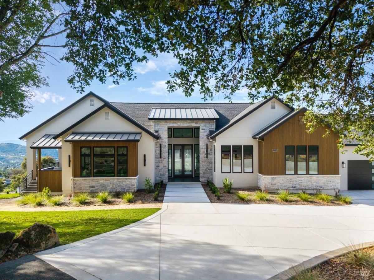 MLS #325063900 img 0