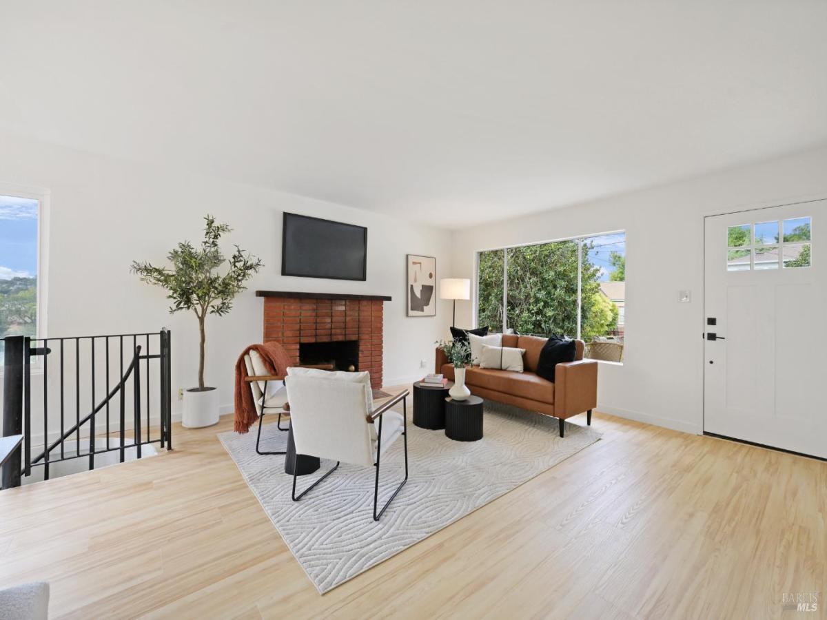 MLS #325064805 img 0