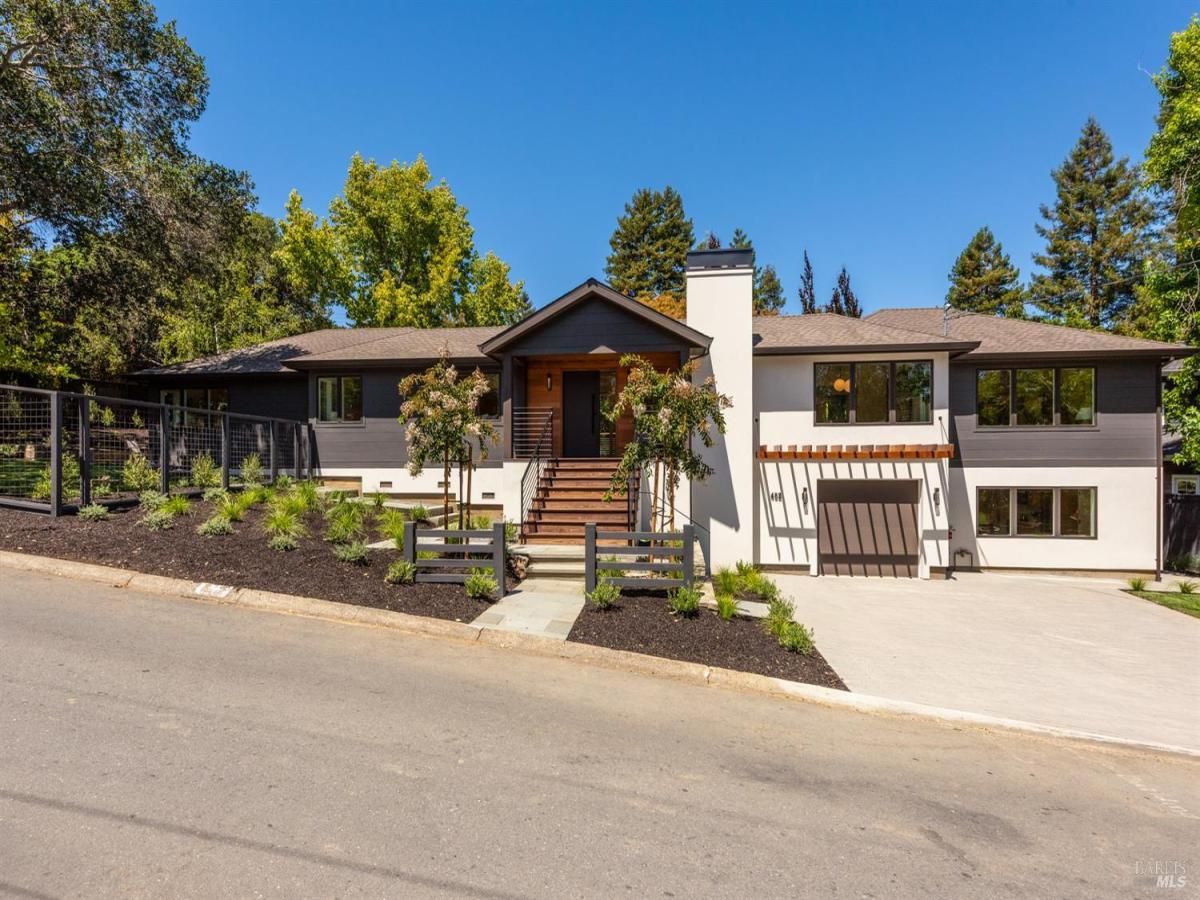 MLS #325065009 img 0