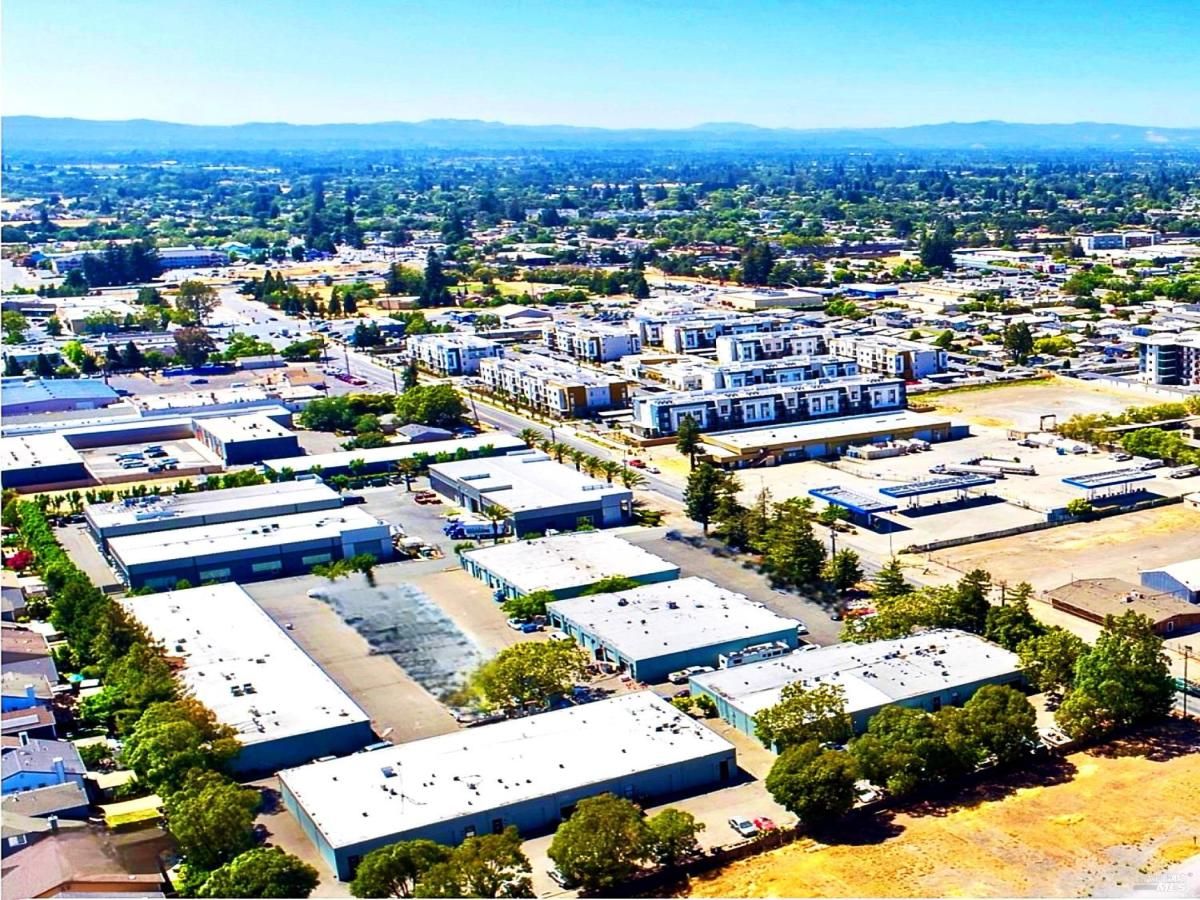 MLS #325065041 img 0