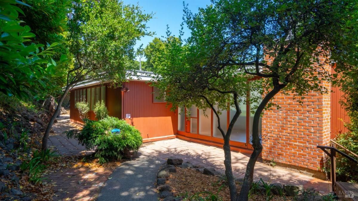 MLS #325065546 img 0