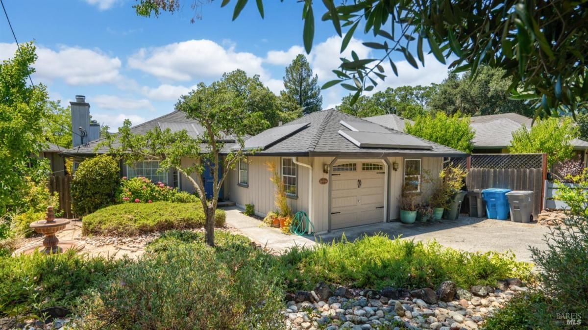 MLS #325065635 img 0