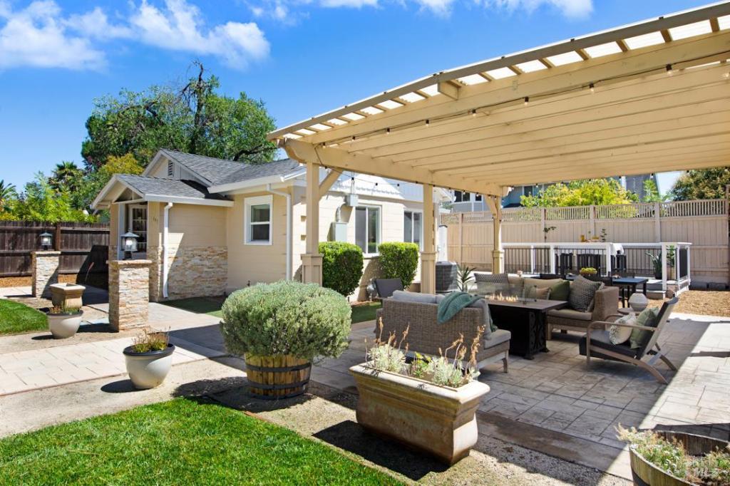 MLS #325065737 img 0