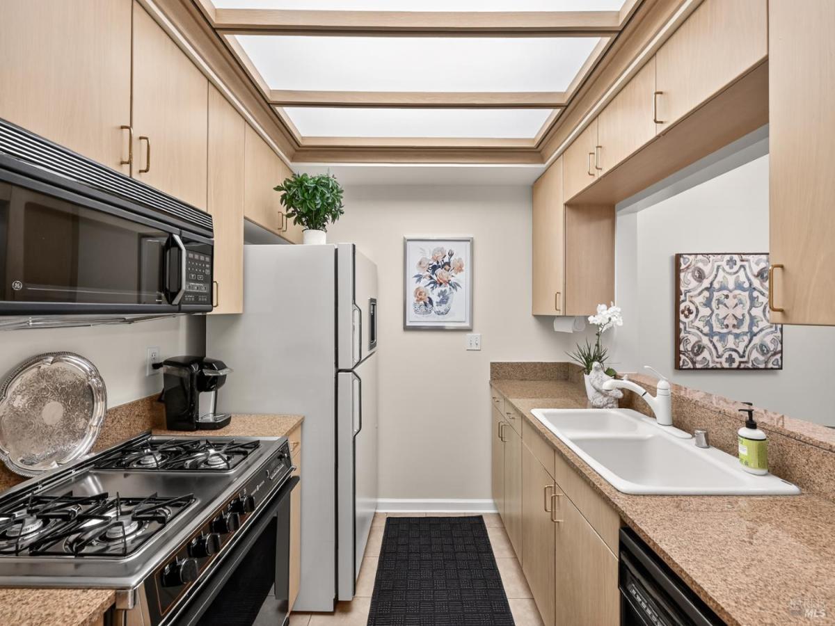 MLS #325065745 img 0