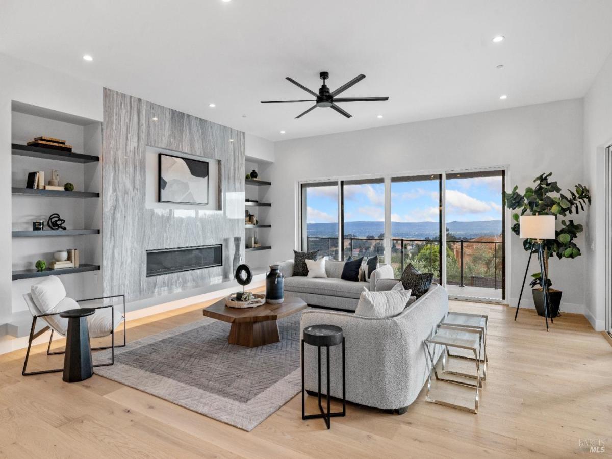 MLS #325066303 img 0