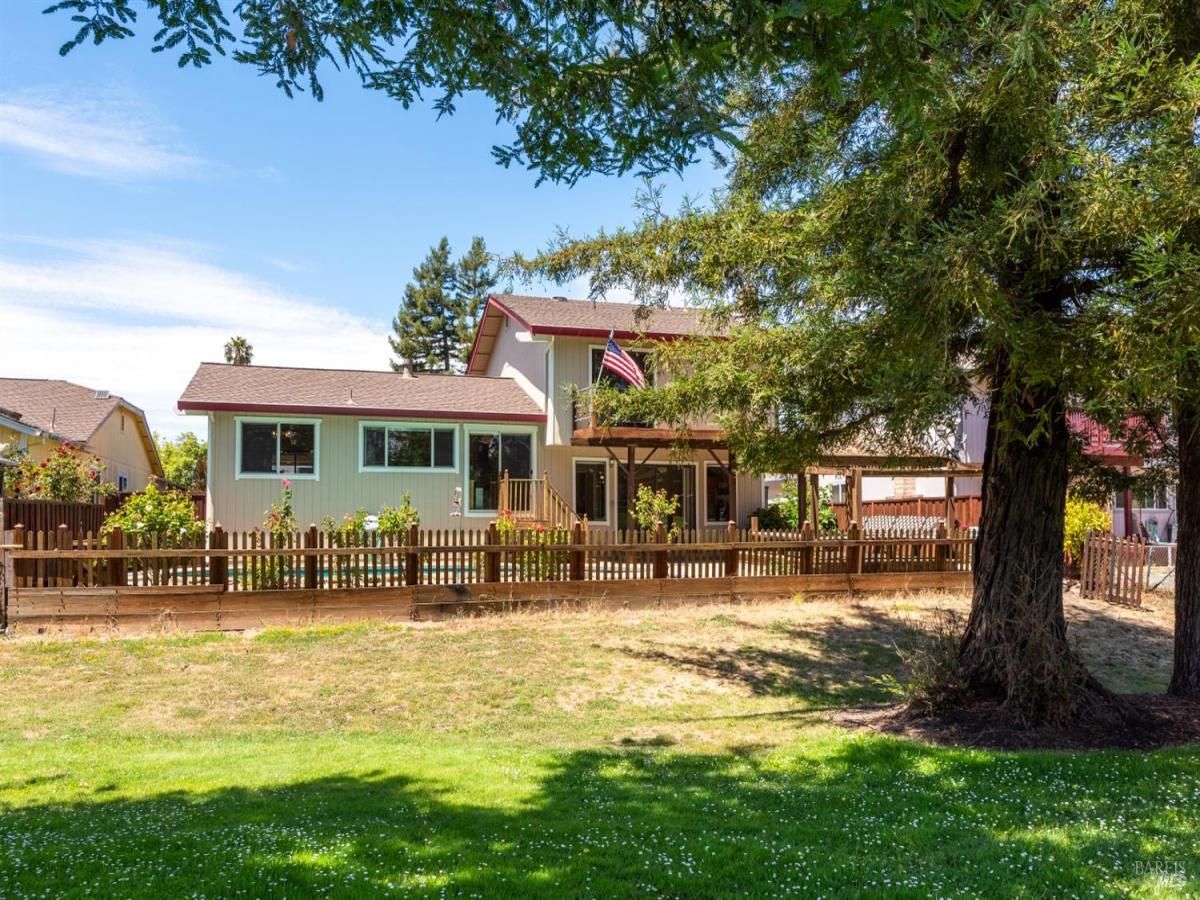 MLS #325066549 img 0