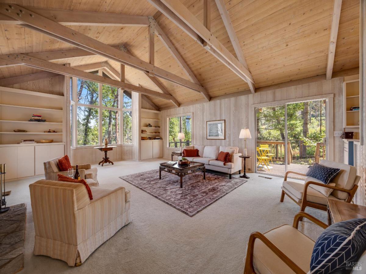 MLS #325066579 img 0