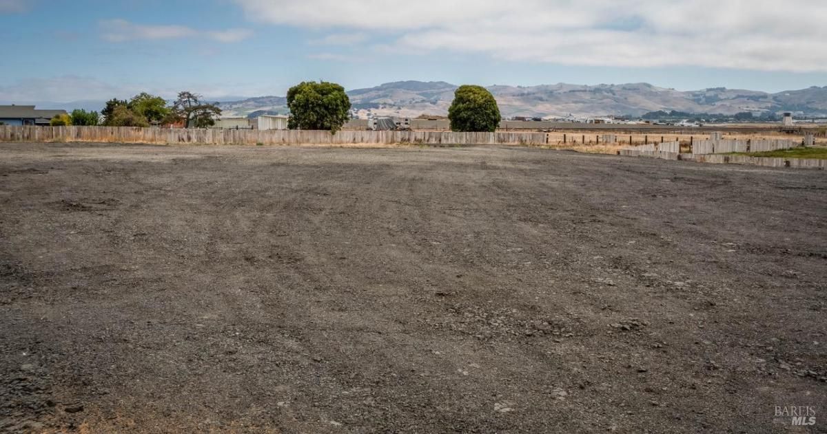 MLS #325066635 img 0