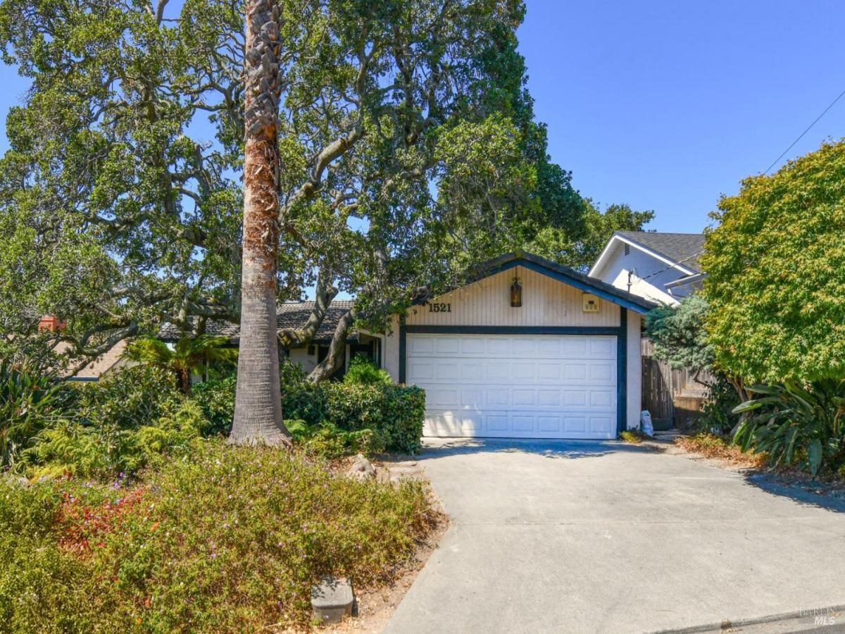 MLS #325066792 img 0