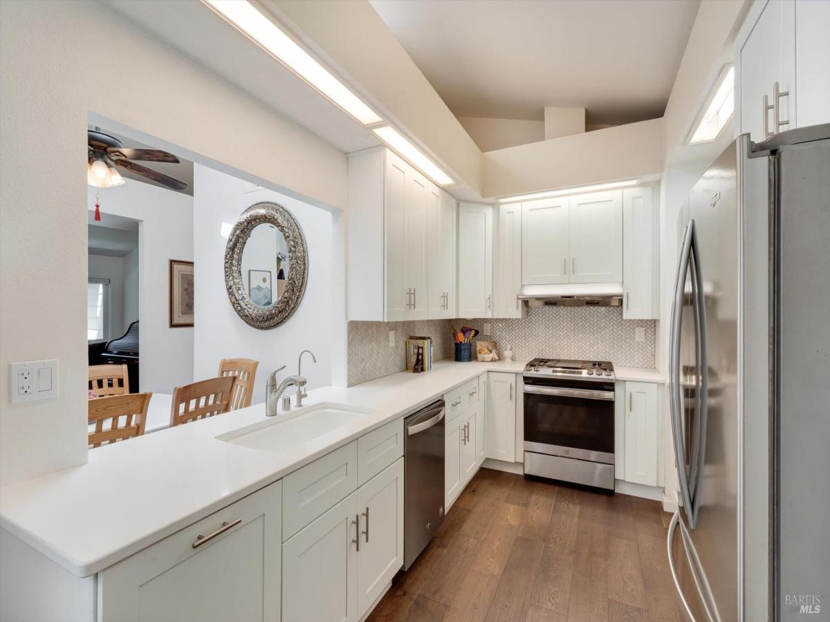 MLS #325066885 img 0