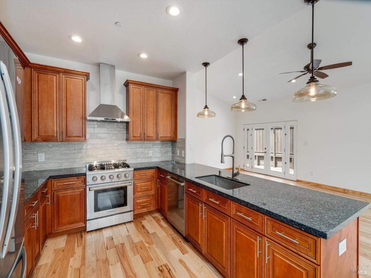 MLS #325066952 img 0