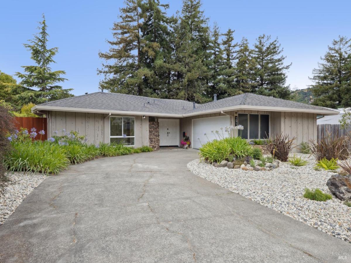 MLS #325067188 img 0