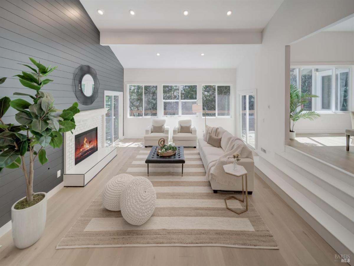 MLS #325067462 img 0