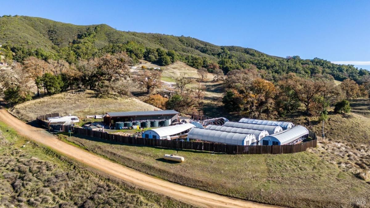 MLS #325067566 img 0